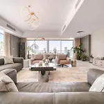 Spectacular 4Bdr With Jacuzzi