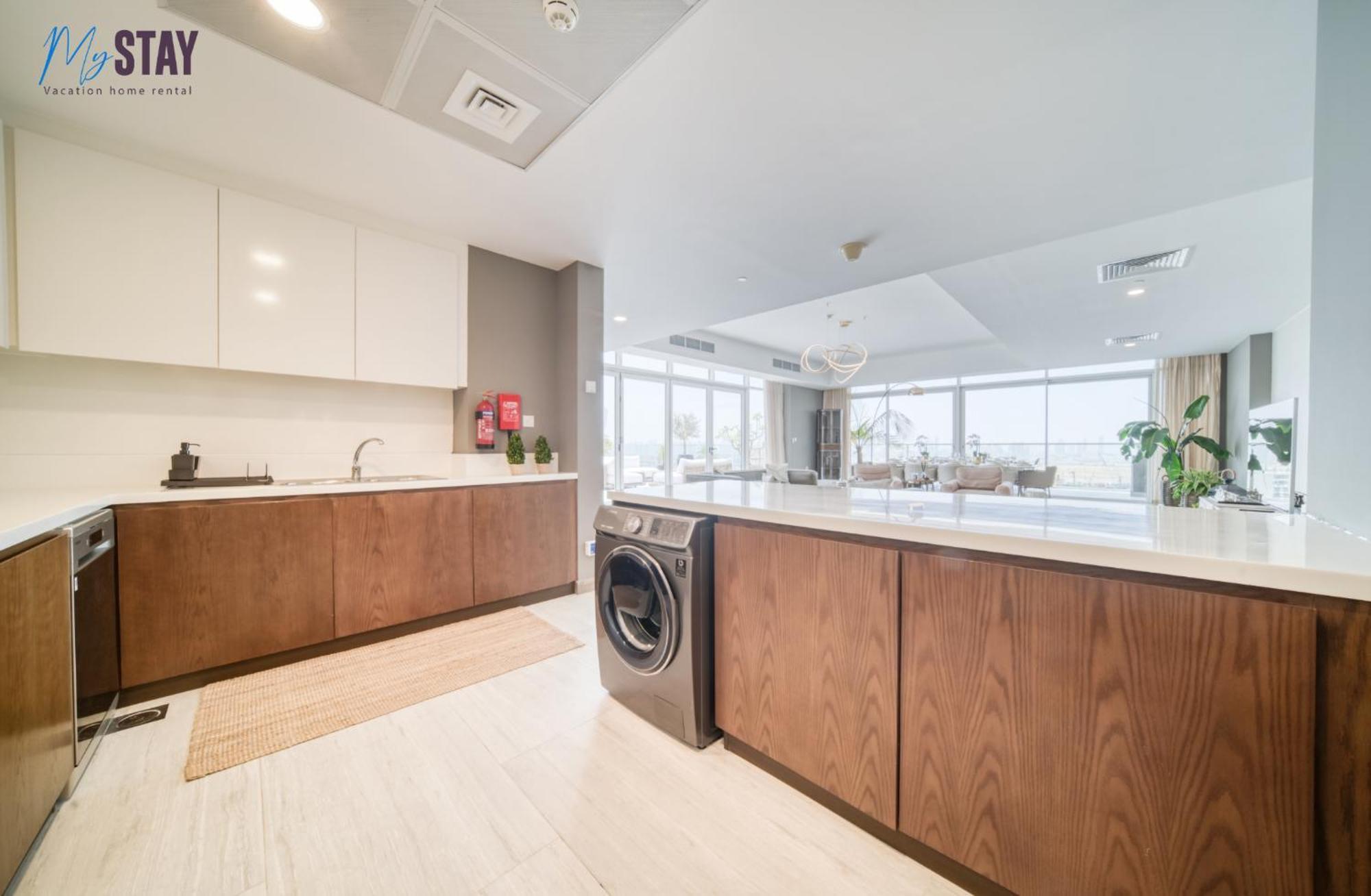 Spectacular 4bdr With Jacuzzi *