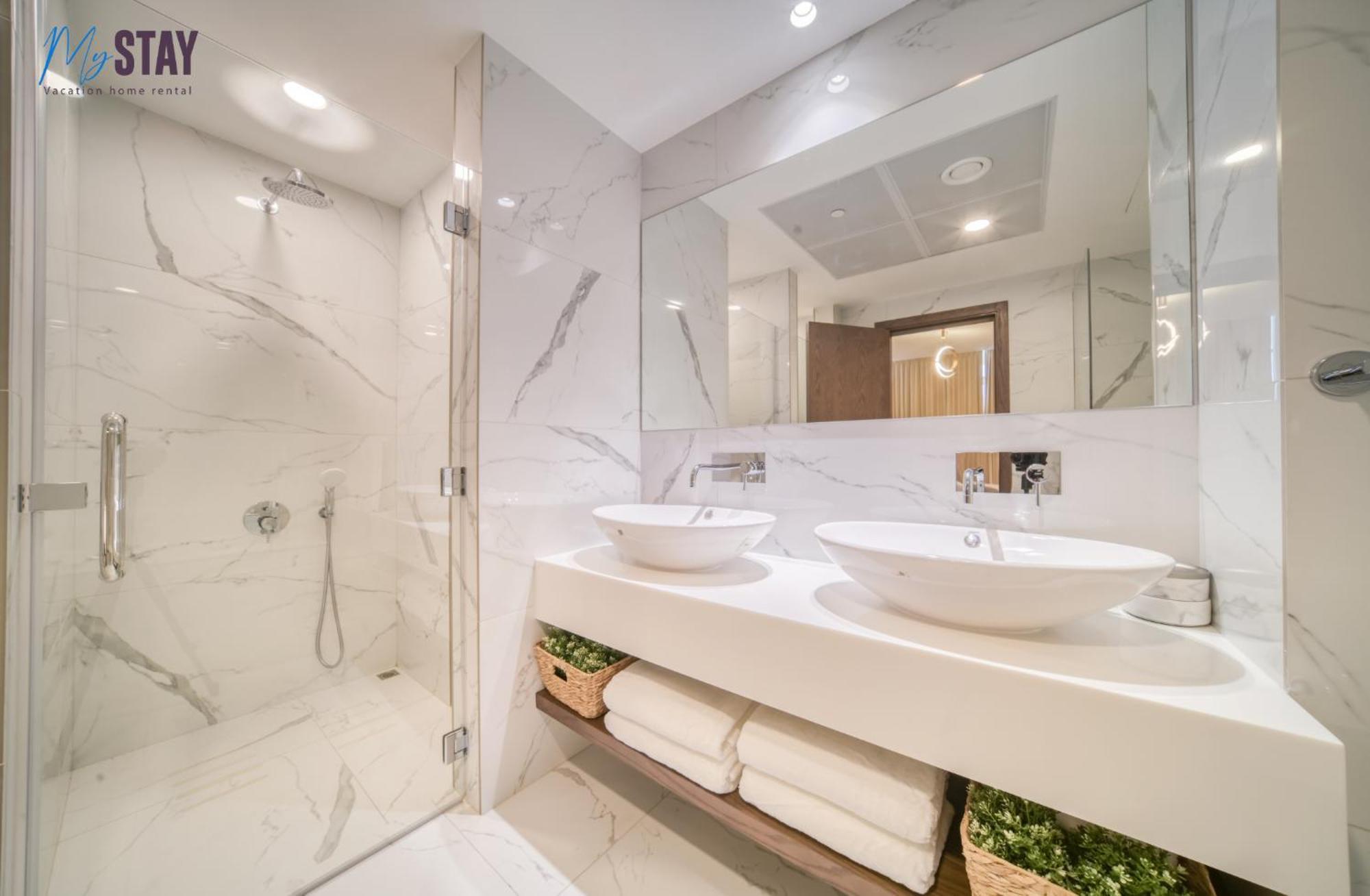 Spectacular 4bdr With Jacuzzi